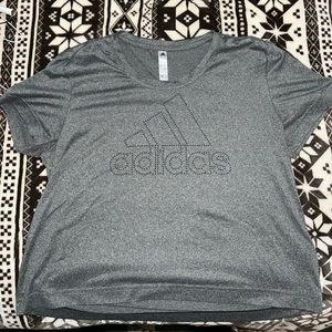 Adidas cropped athletic shirt. Size XL